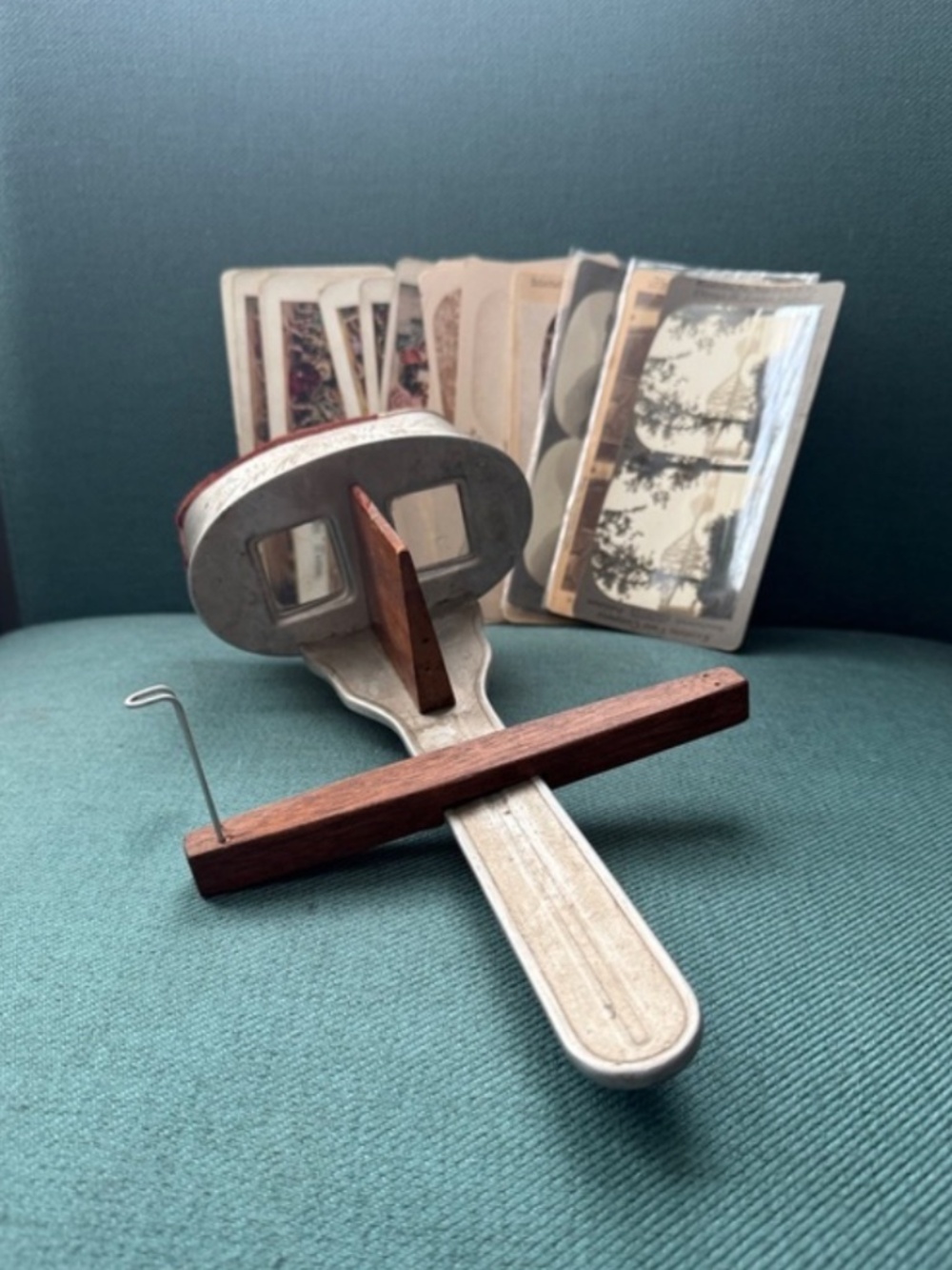 Beautiful Vintage H.C. White Perfecscope Stereoscope Stereoscopic Viewer + Cards